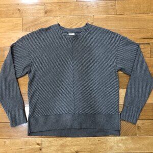 Freely Diagonal Patterned Crew neck Gray Sweater Size XS
